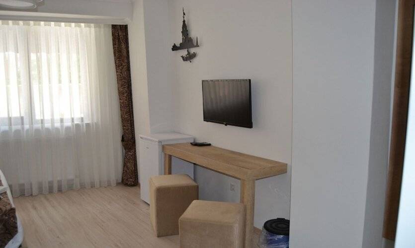 Loren Hotel Suites