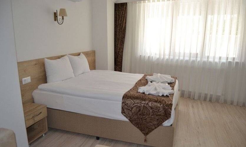 Loren Hotel Suites