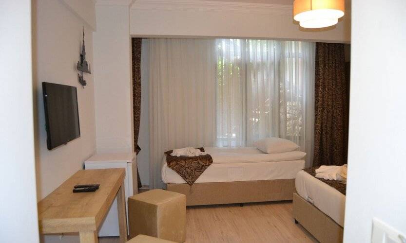 Loren Hotel Suites