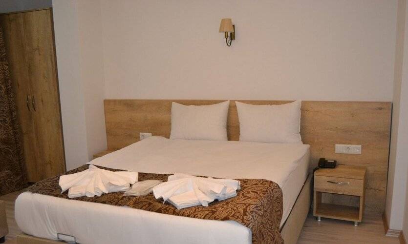 Loren Hotel Suites