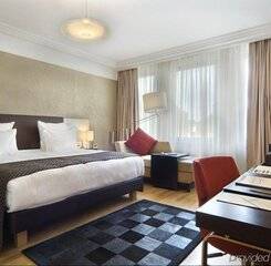 $item['hotel']['name']