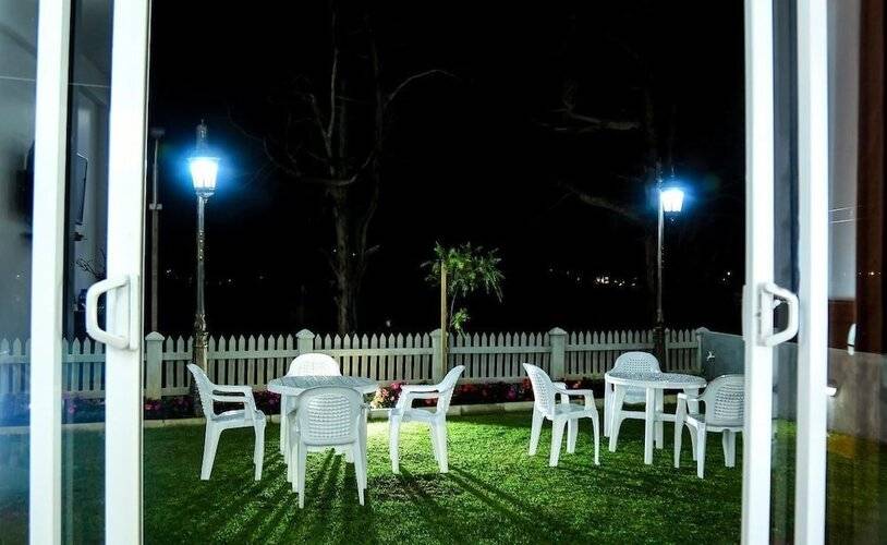 Royal Lake Hotel