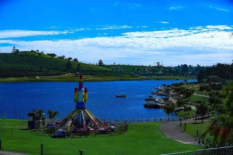 Royal Lake Hotel