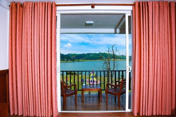 Royal Lake Hotel