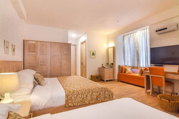 The Lynden Grove Hotel