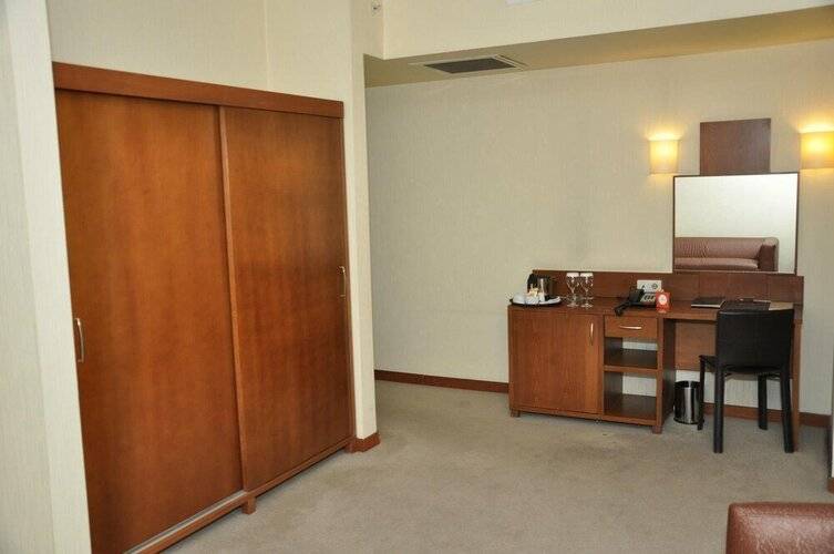 City One Hotel