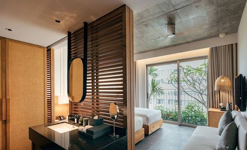 Chicland Hotel