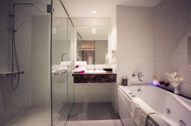 BLUE DIAMOND 8B Hotel