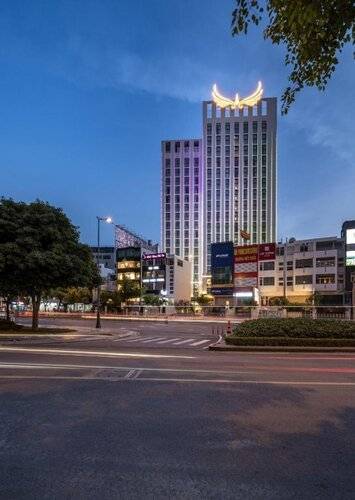 Muong Thanh Luxury Saigon Hotel