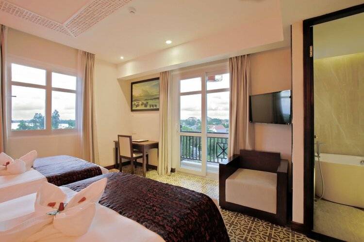 Royal Riverside Hoi An Hotel