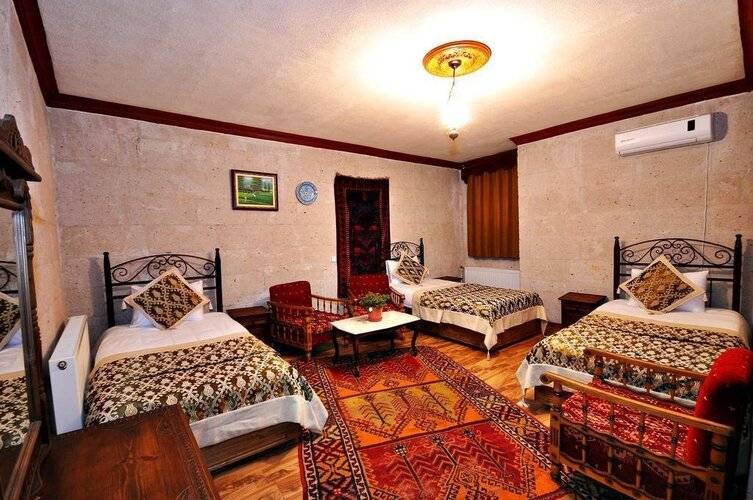Arch Palace Hotel
