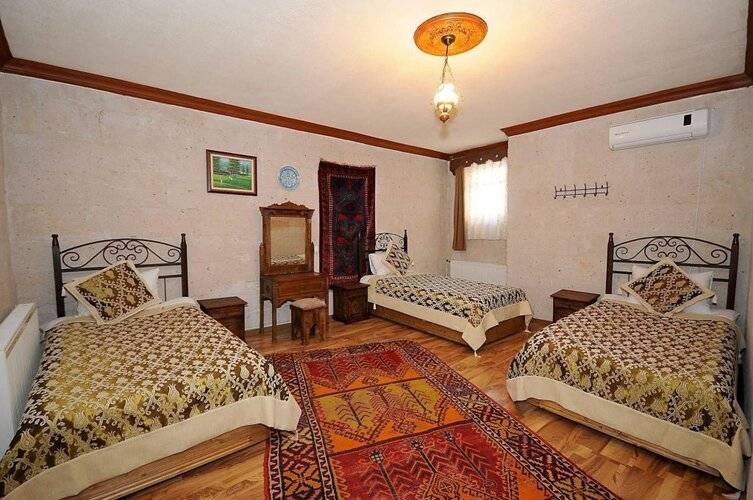 Arch Palace Hotel