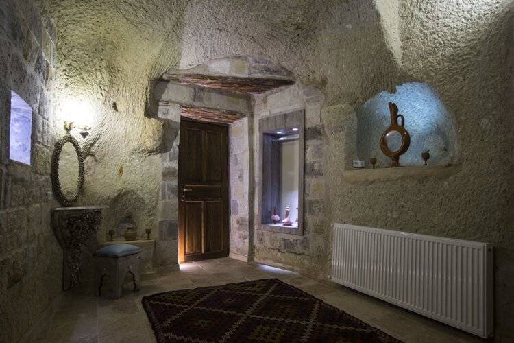 Bedrock Cave Hotel (Adults Only 18+)