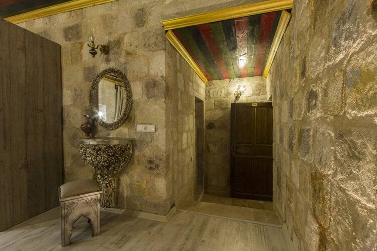 Bedrock Cave Hotel (Adults Only 18+)