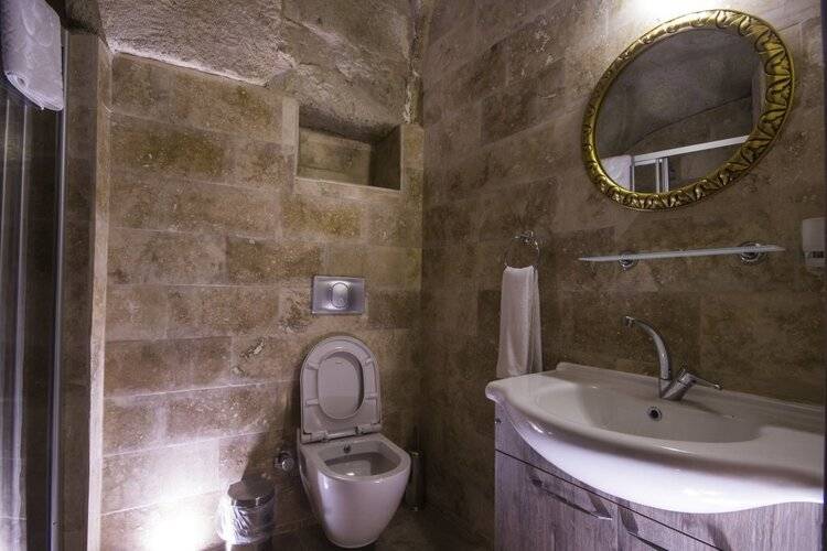 Bedrock Cave Hotel (Adults Only 18+)