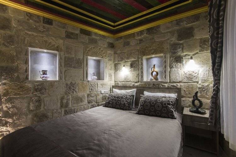 Bedrock Cave Hotel (Adults Only 18+)