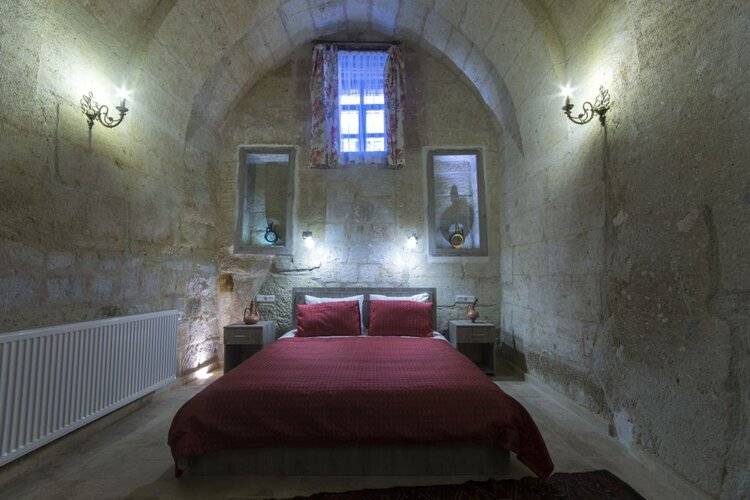 Bedrock Cave Hotel (Adults Only 18+)