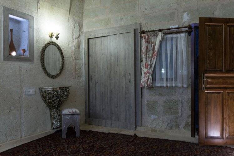 Bedrock Cave Hotel (Adults Only 18+)