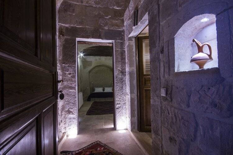 Bedrock Cave Hotel (Adults Only 18+)