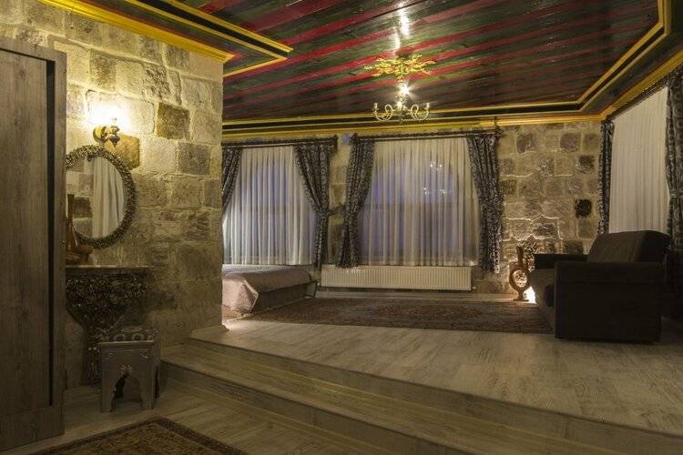 Bedrock Cave Hotel (Adults Only 18+)