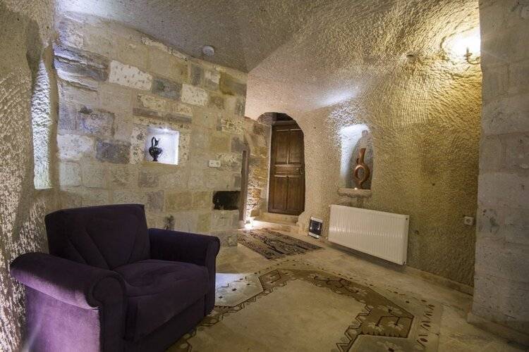 Bedrock Cave Hotel (Adults Only 18+)