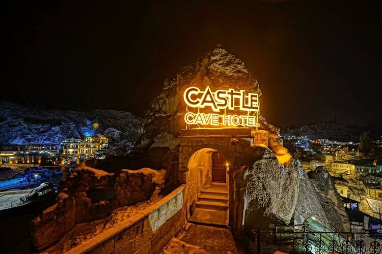 Castle Cave Hotel