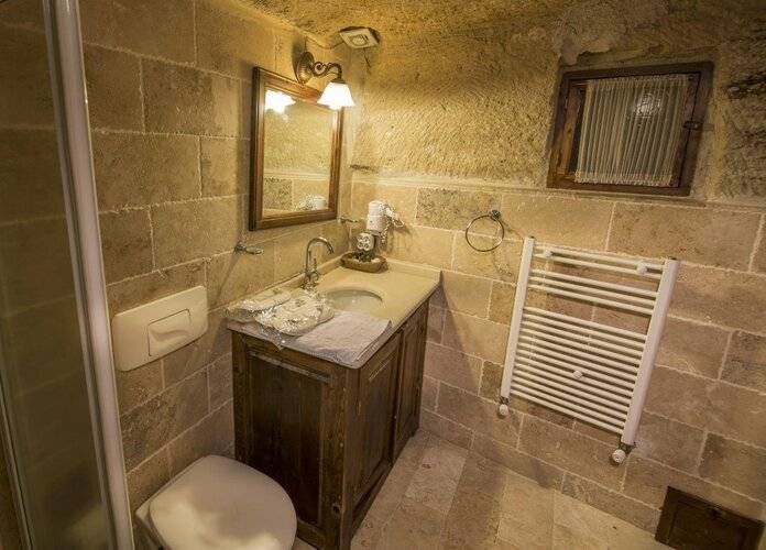 Divan Cave House