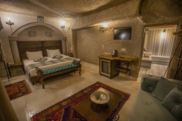 Divan Cave House
