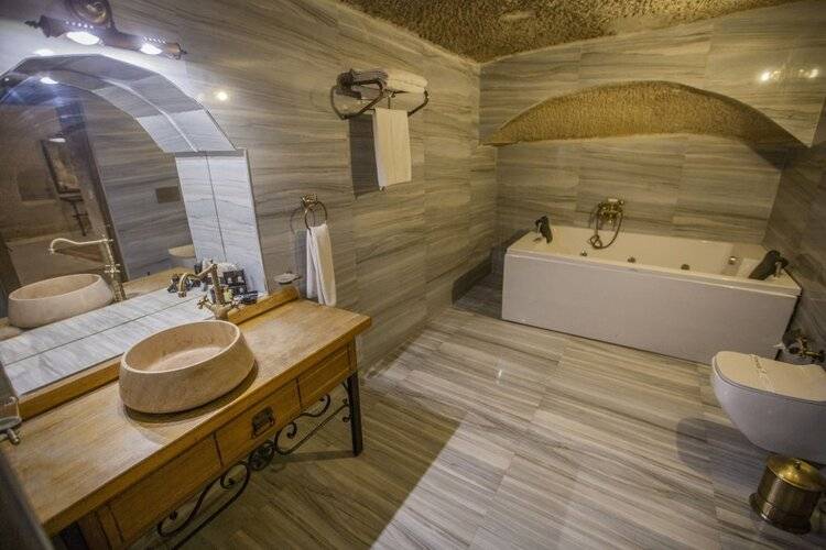 Divan Cave House