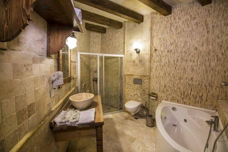 Divan Cave House