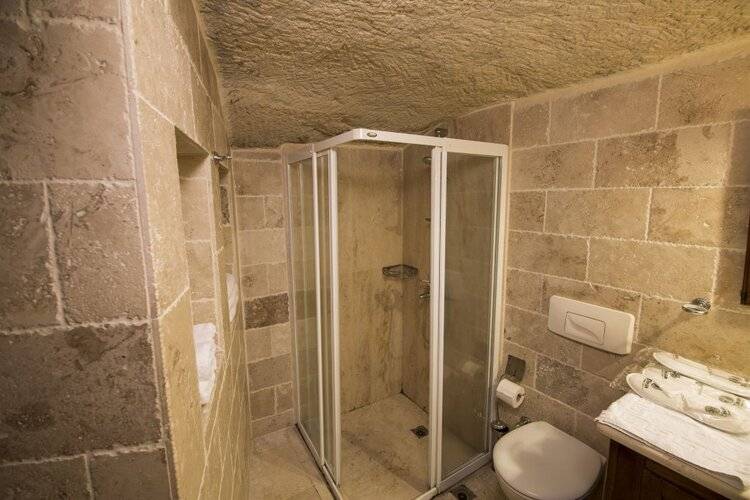 Divan Cave House