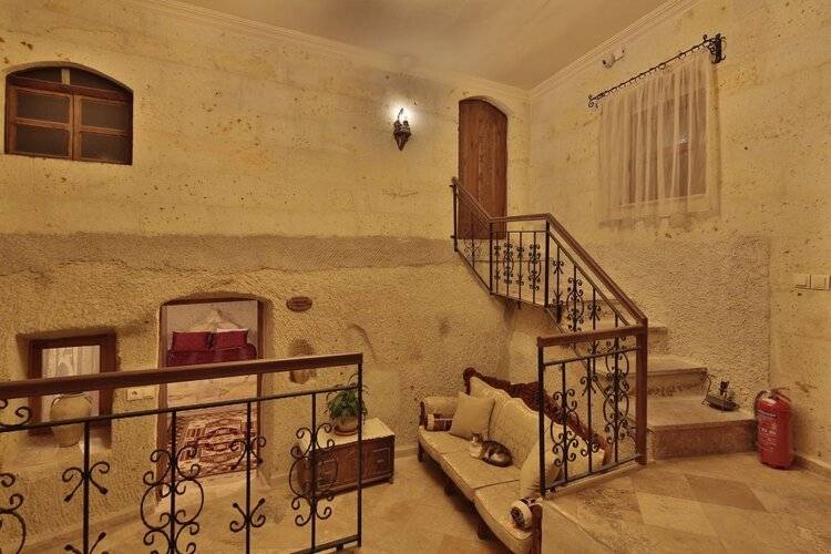 Emit Cave Hotel