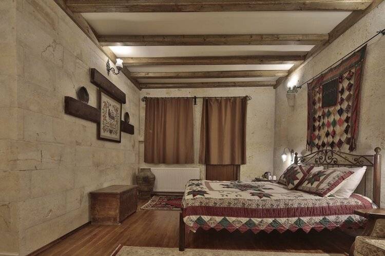Emit Cave Hotel