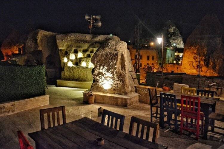 Emit Cave Hotel