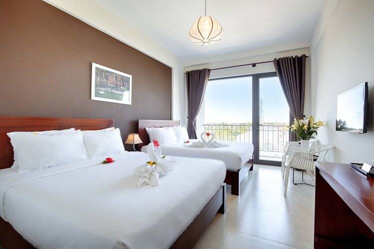 Green Apple Hotel
