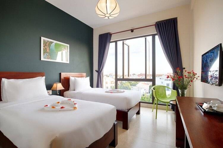 Green Apple Hotel