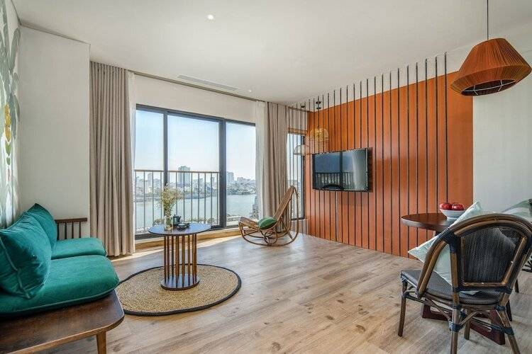 Seahorse Office and Hotel