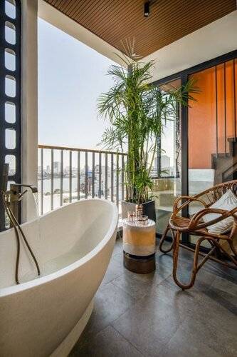 Seahorse Office and Hotel
