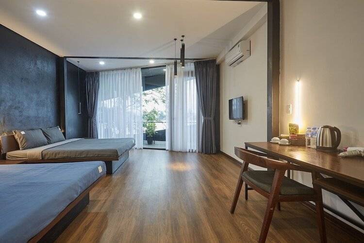 The Garden Riverside Hotel