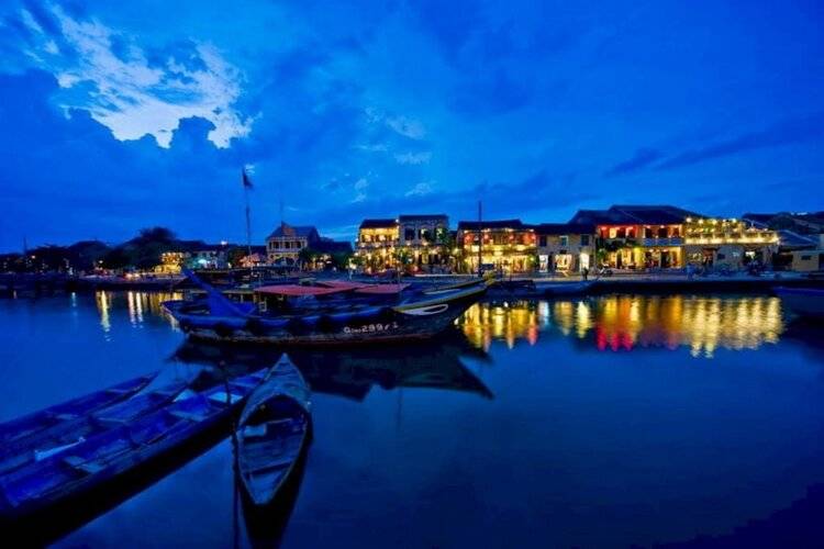 Golden River Hotel