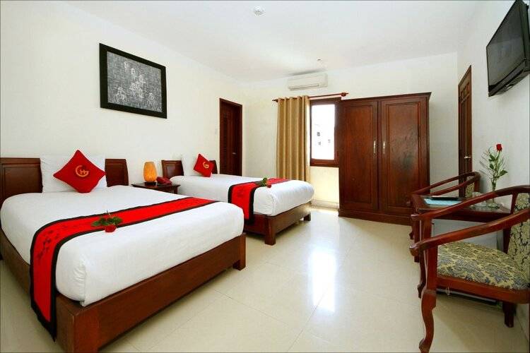 Golden River Hotel