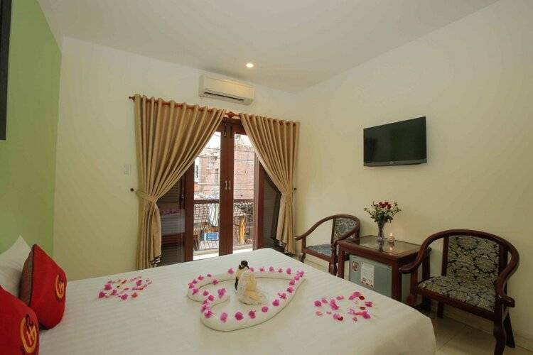 Golden River Hotel