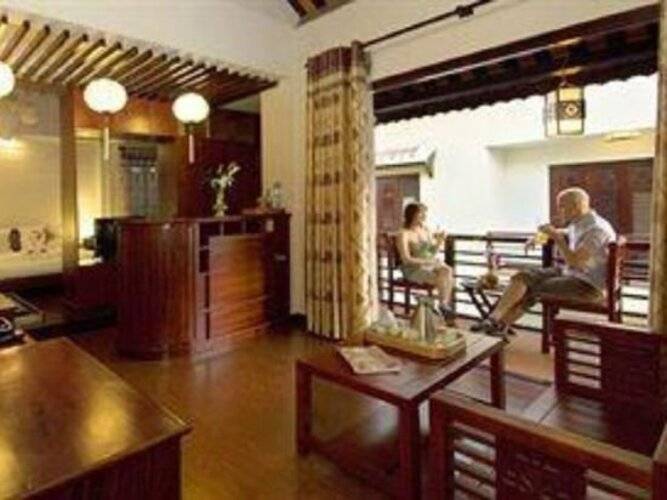 Long Life Riverside Hotel