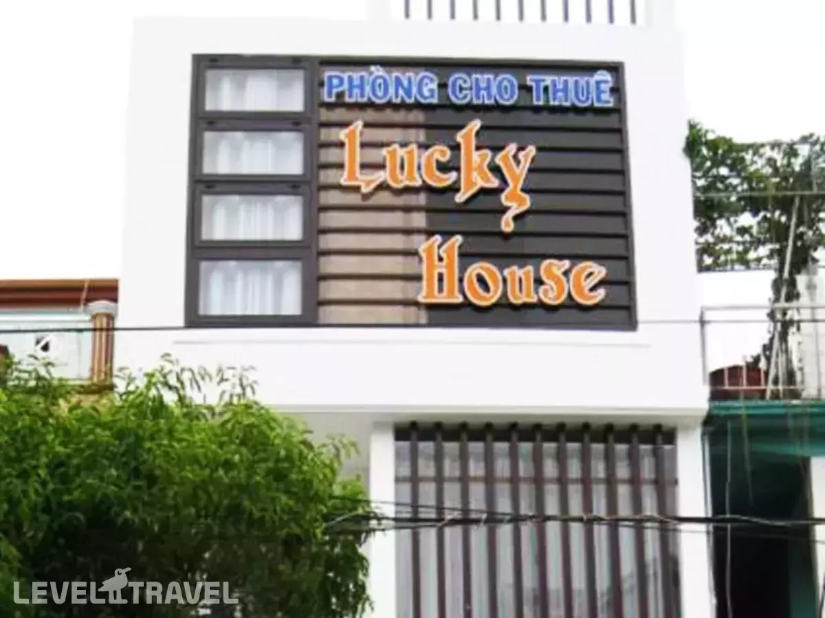 Lucky House Hotel