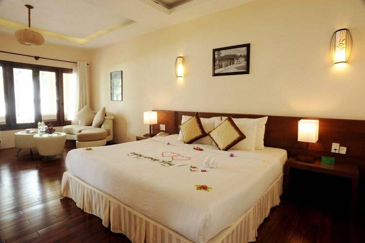 Vinh Hung Riverside Resort & Spa