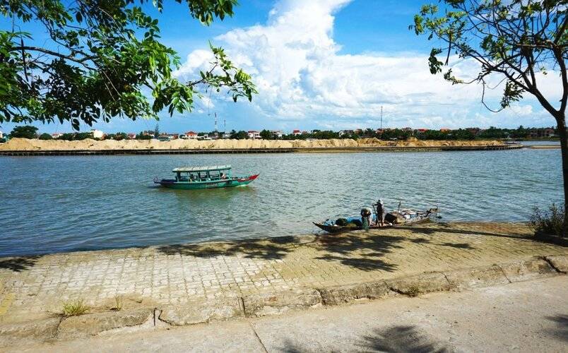 Riverside White House Hotel