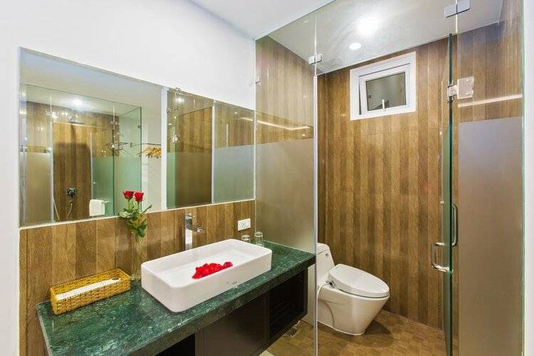 Riverside White House Hotel