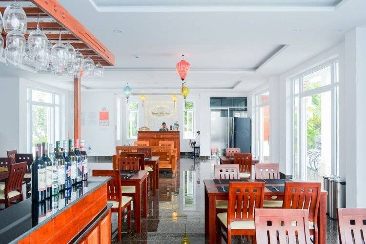 Riverside White House Hotel