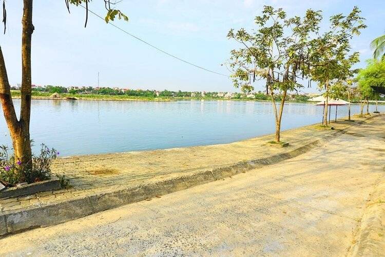 Riverside White House Hotel