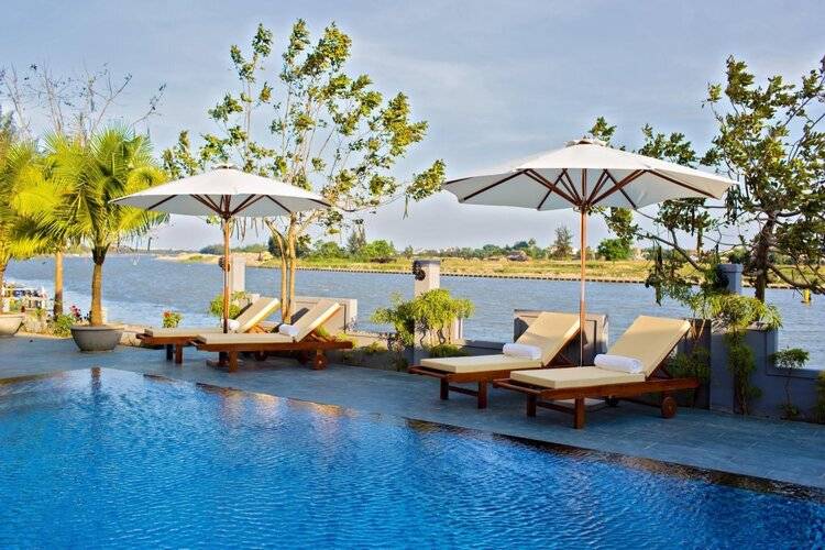 Riverside White House Hotel